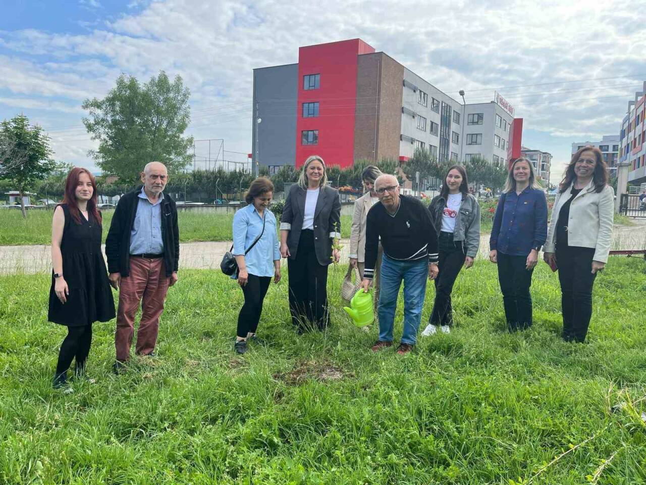 Ondokuz Mayıs Üniversitesi(OMÜ), Çevre Haftası’nı anlamlı bir etkinlikle kutladı. Huzurevinde