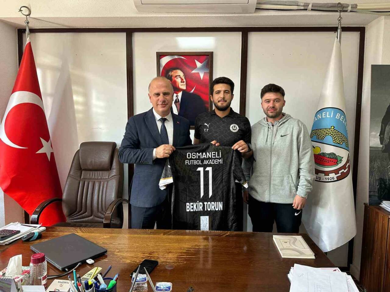 Osmaneli Akademi Spor Kulübü Başkanı Tarıkcan Turgut ve Başkan Yardımcısı