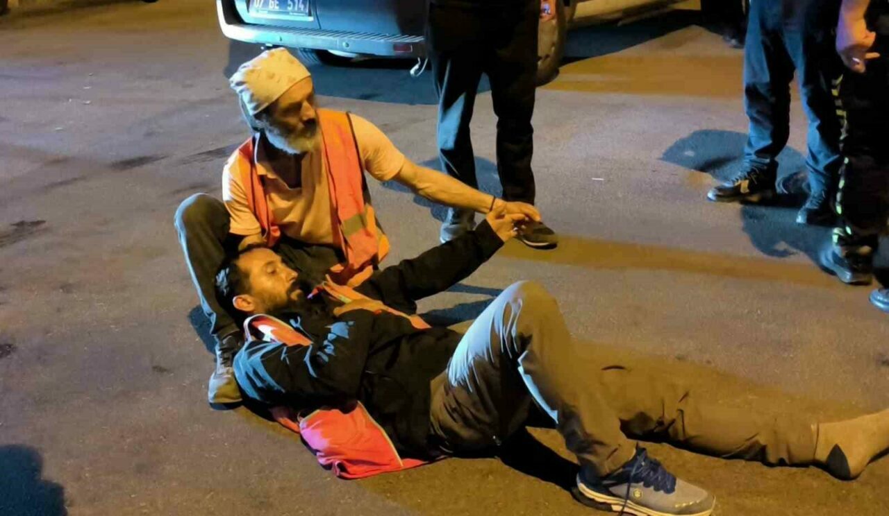 Antalya’da meydana gelen trafik kazasında otomobille çarpışan motosiklet sürücüsü yaralandı.