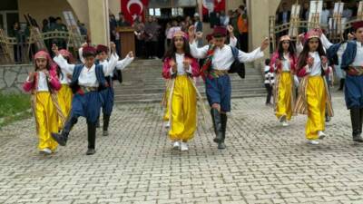 Ağrı’nın Patnos ilçesinde “Bilim Sanat ve Eğitim Şöleni ” düzenlendi.