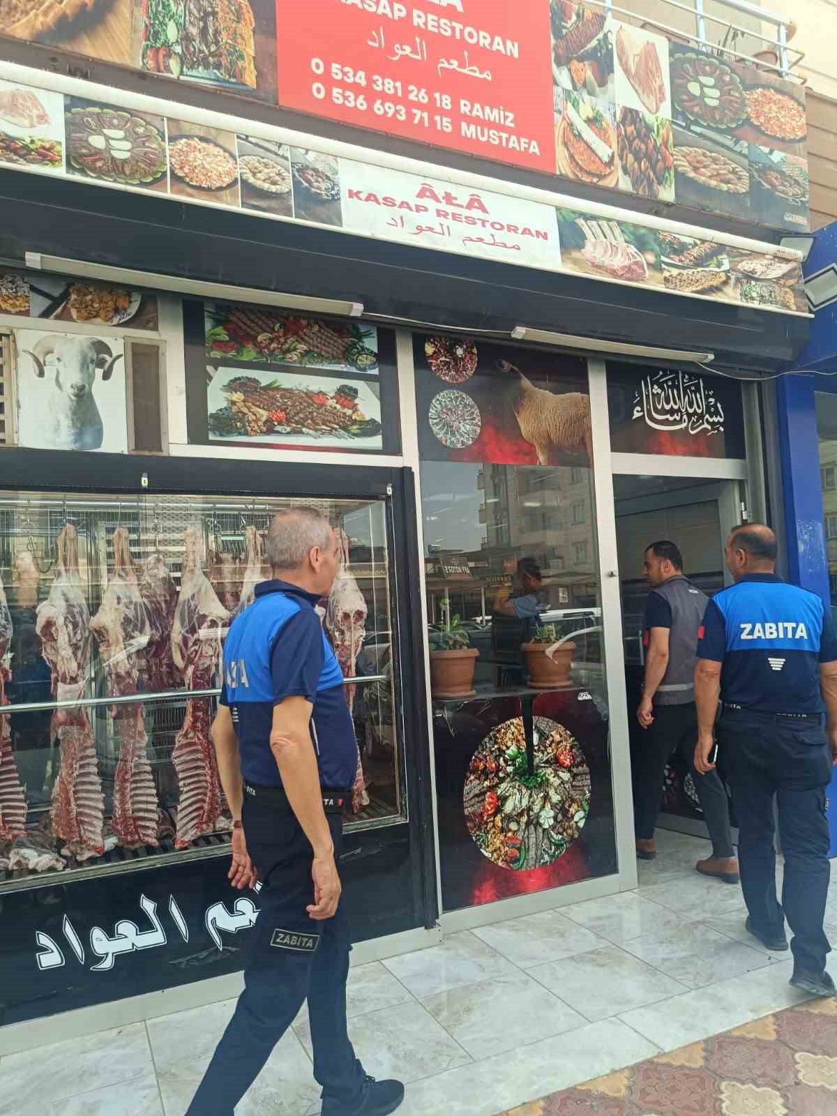 Hatay’ın Reyhanlı ilçesinde Kurban Bayramı öncesinde kasaplar denetlendi. Vatandaşların sağlıklı