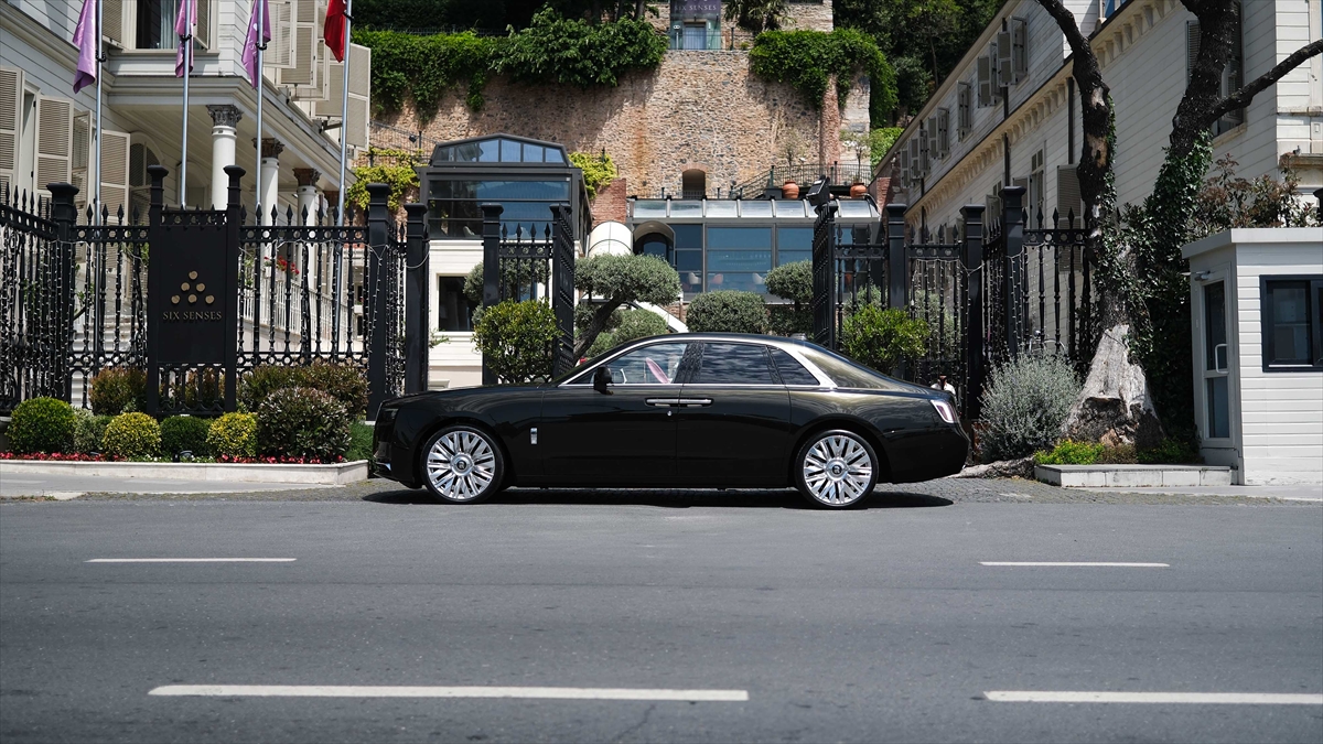 - Rolls-Royce Motor Cars İstanbul Genel Müdürü Hilal Aysal:
- "Ghost