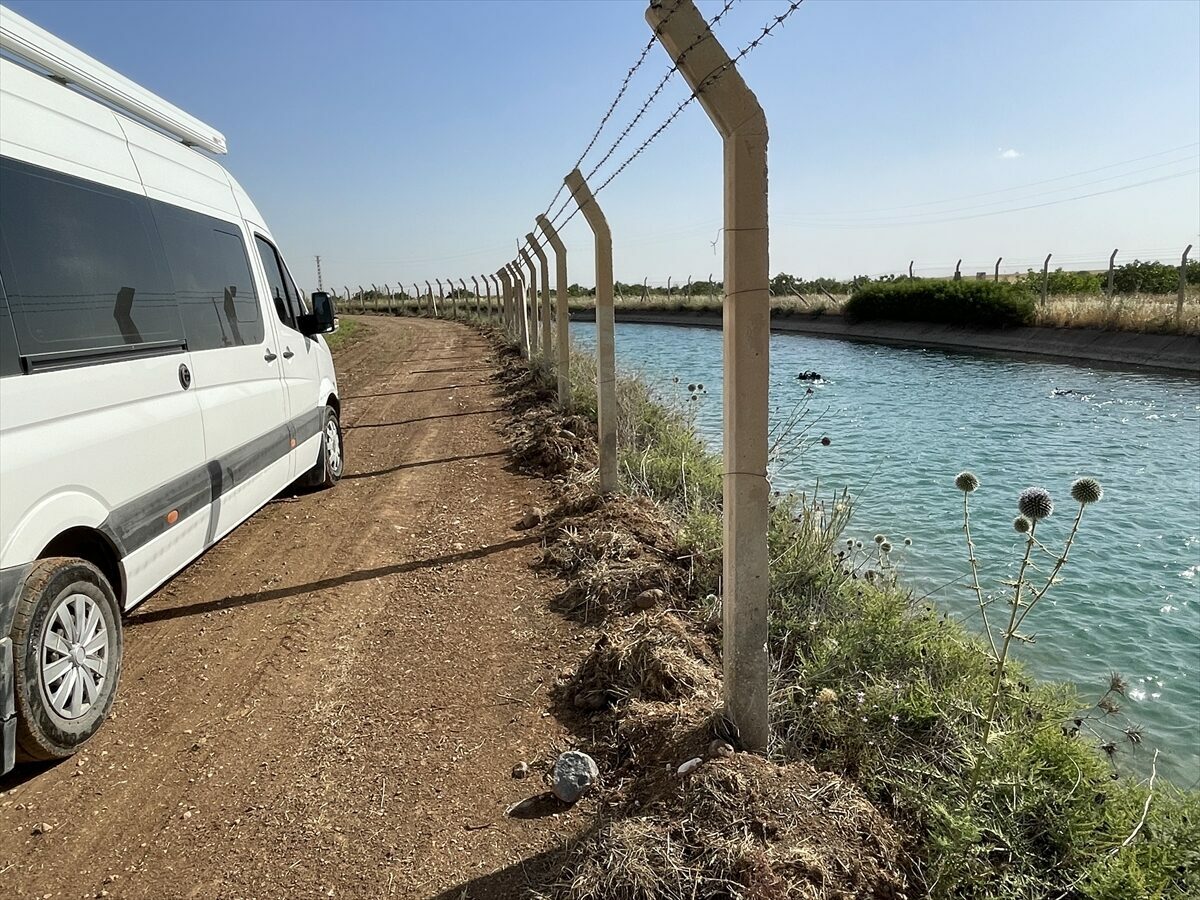 ŞANLIURFA (AA) – Şanlıurfa’nın Haliliye ilçesinde sulama kanalında akıntıya kapılan