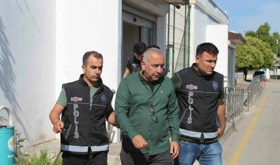 Adana’da Seyhan ve Ceyhan belediyelerine yönelik yapılan operasyonda, Seyhan Belediye