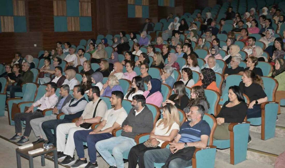 Esenyurt Belediyesi’nin kültür ve sanat etkinlikleri kapsamında sahnelenen tiyatro oyunu,