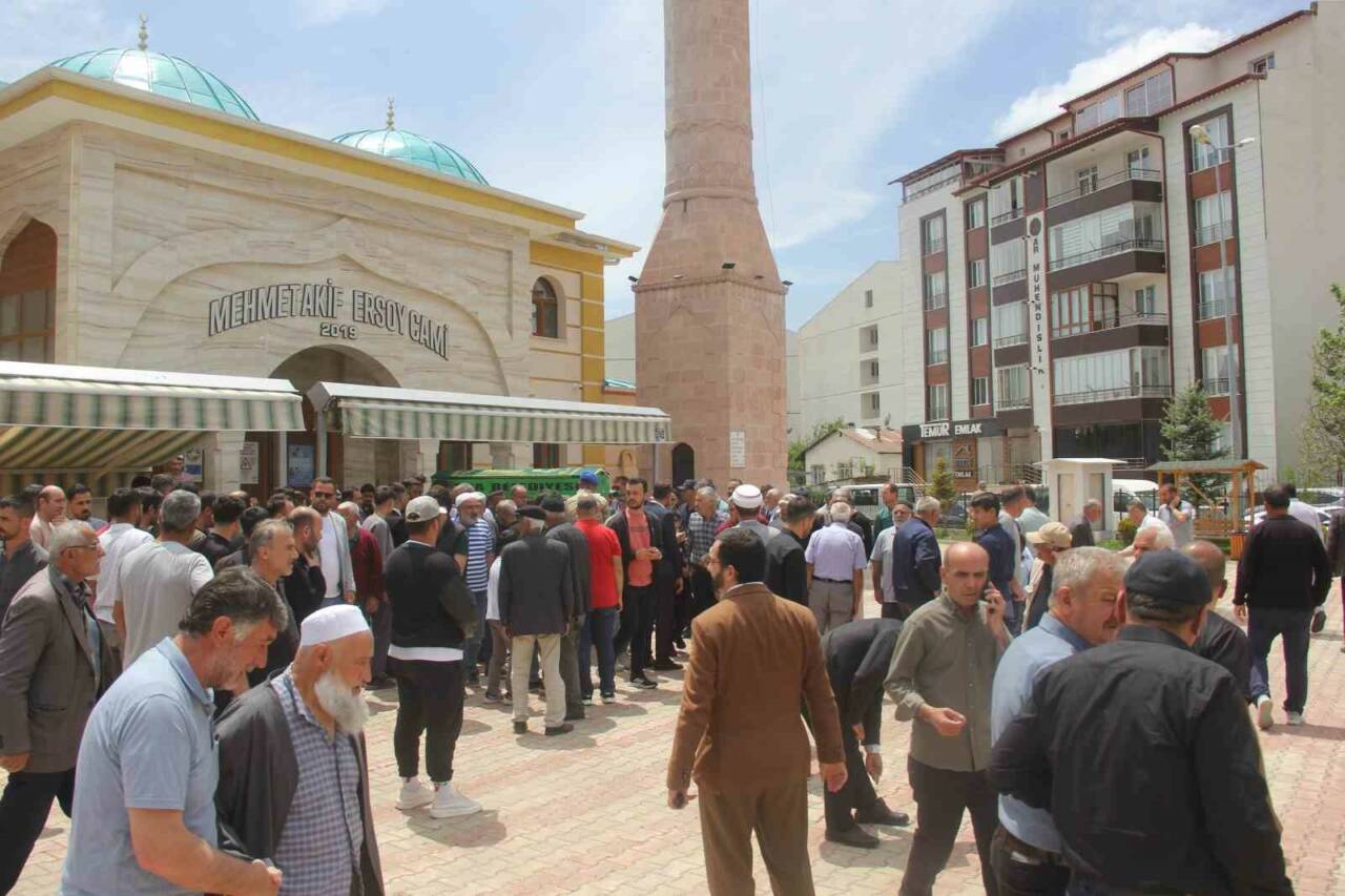 Sivas’ta 11 yaşındaki ilkokul öğrencisi, henüz belirlenemeyen bir rahatsızlık sonucu