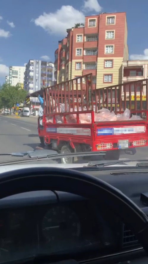 Kurban Bayramı öncesi Şanlıurfa’nın Siverek ilçesinde kavurucu sıcak altında açık