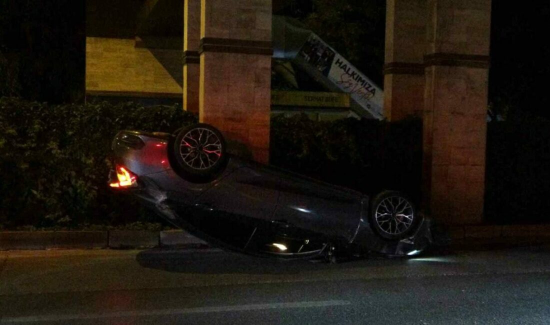 Antalya’da seyir halindeki lüks araca çarparak takla atan otomobil yaklaşık