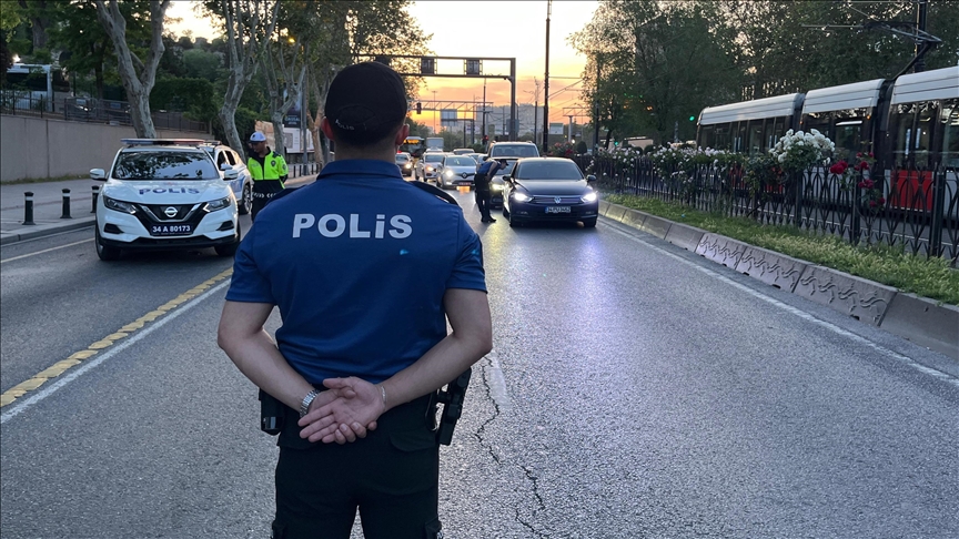 İstanbul genelinde gerçekleştirilen "Huzur İstanbul" uygulaması kapsamında yapılan denetimlerde 873