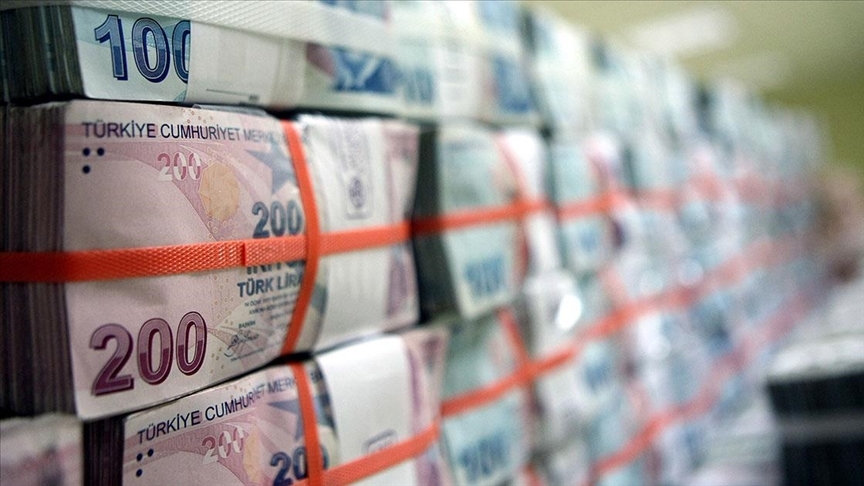 Türkiye ekonomisi yılın ilk çeyreğinde yıllık bazda yüzde 2 büyüdü.
