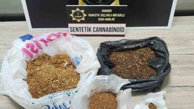 Mersin’in Anamur ilçesinde uyuşturucu madde ticareti yapan şüpheli yakalanıp tutuklandı.