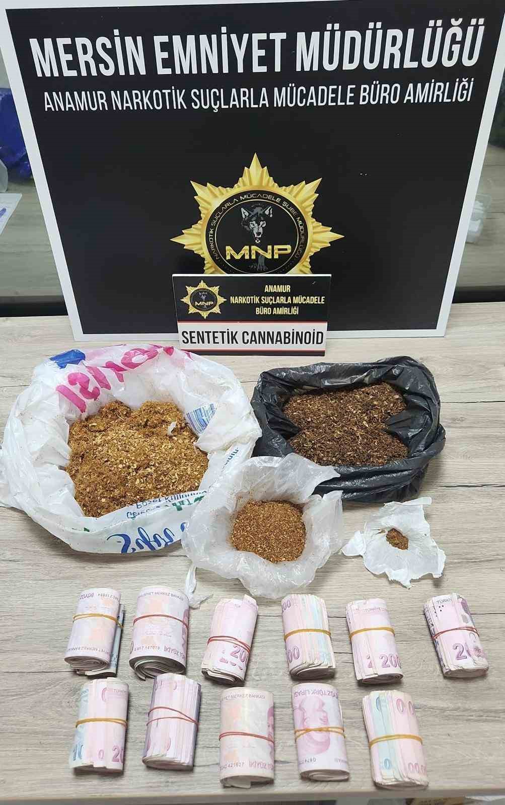 Mersin’in Anamur ilçesinde uyuşturucu madde ticareti yapan şüpheli yakalanıp tutuklandı.