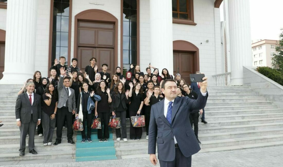 Kütahya’da düzenlenen KİKAF 2025 (Kütahya İstihdam ve Kariyer Fuarı) etkinlikleri