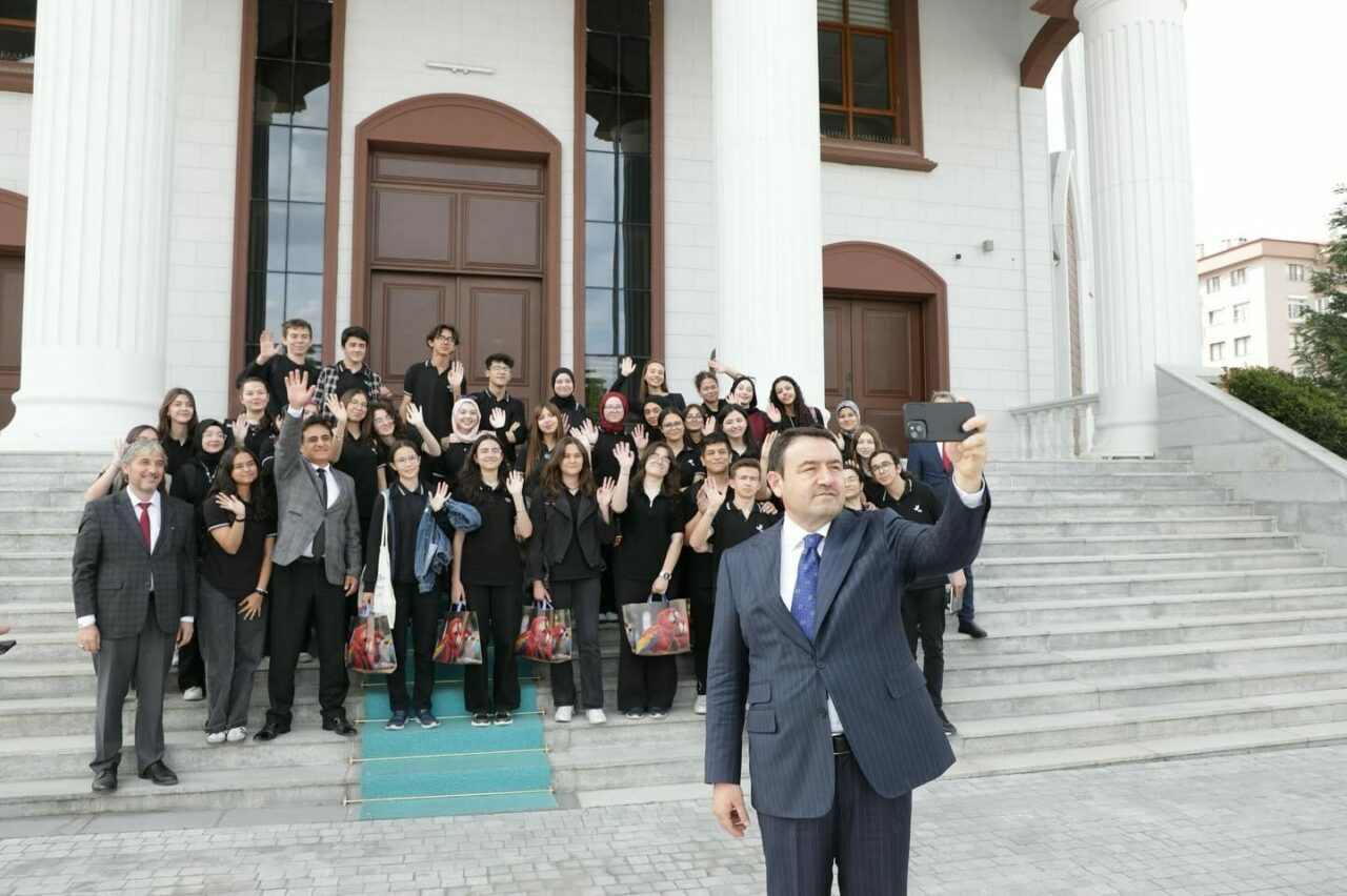 Kütahya’da düzenlenen KİKAF 2025 (Kütahya İstihdam ve Kariyer Fuarı) etkinlikleri