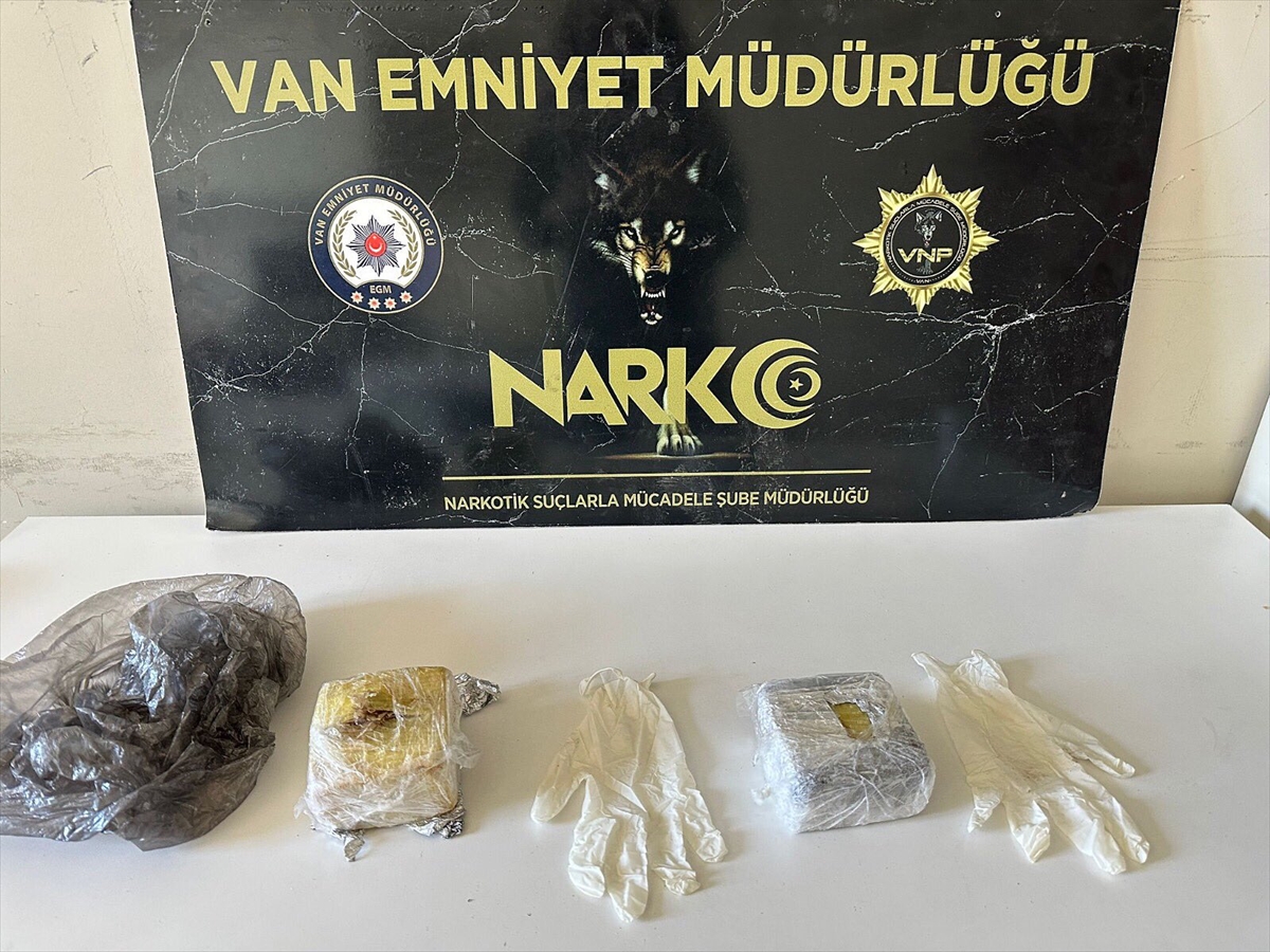 VAN (AA) – Van’da polis ekiplerince düzenlenen uyuşturucu operasyonlarında 29