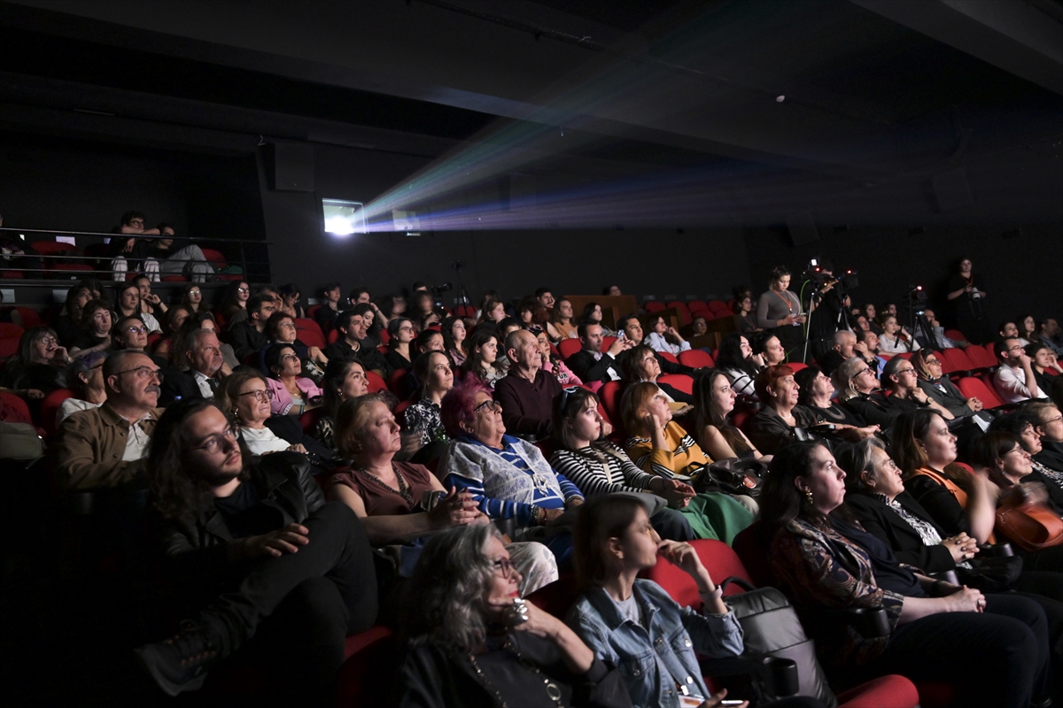 - Uluslararası Sinema Eleştirmenleri Birliğinin ödülüne, senarist Emine Yıldırım'ın "Gündüz