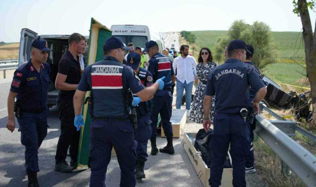 Edirne’de karısını, çocuklarını ve akrabalarını trafik kazasında kaybeden sürücünün, kazadan