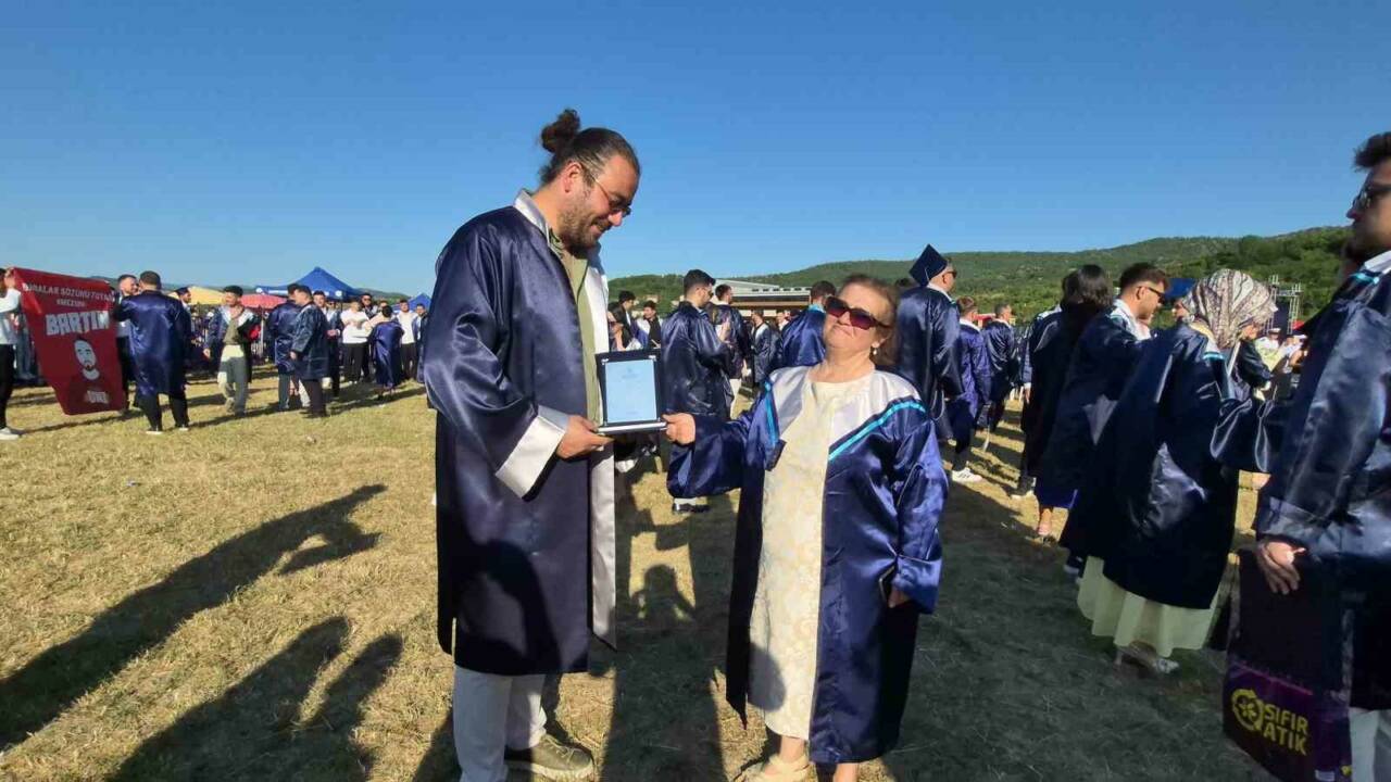 Bartın’ın Amasra ilçesinde yaşayan 59 yaşındaki Hatice Gülbezer, 2 yıl