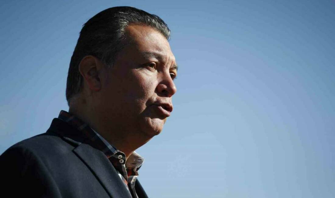 Demokrat Partili ABD Senatörü Alex Padilla, İç Güvenlik Bakanı Kristi