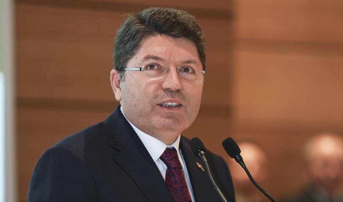 - "Öncelikle Noterlik Kanunu'nu yenilemek en önemli hedefimiz. Hukuk fakültesi
