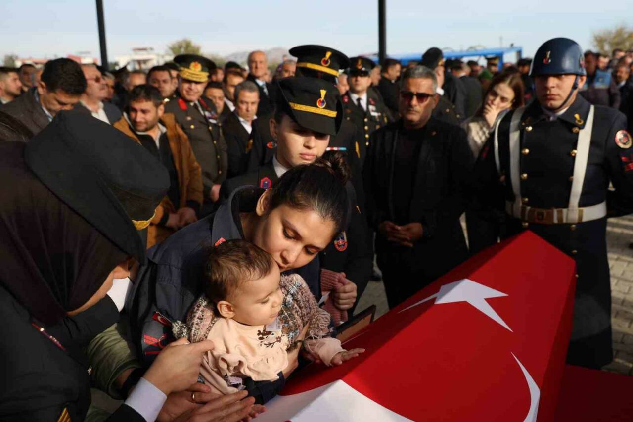 Bursa Adliyesi duruşma salonunda uğradığı silahlı saldırı sonucu şehit olan