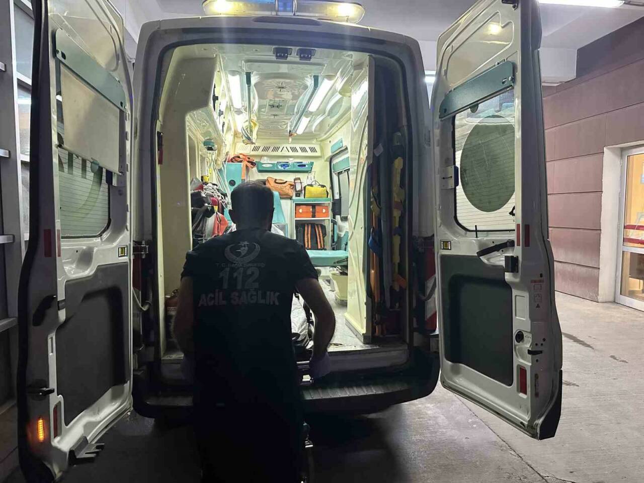 Adıyaman’da yolun karşısına geçmeye çalışırken otomobilin çarptığı 5 yaşındaki çocuk