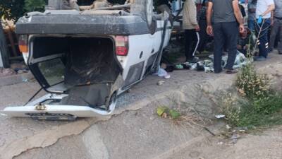 ADIYAMAN (AA) – Adıyaman’da hafif ticari aracın şarampole devrilmesi sonucu