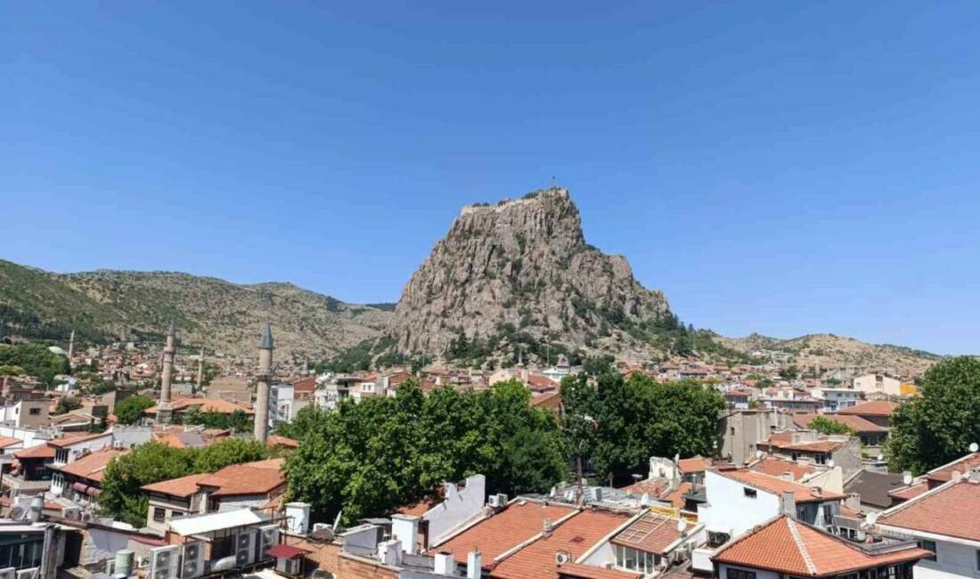 Afyonkarahisar yeni haftaya sıcak ve açık bir hava ile başlarken,