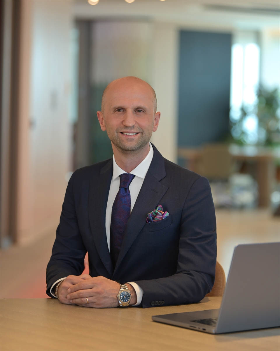 - Akbank KOBİ Bankacılığı Genel Müdür Yardımcısı Alper Bektaş:
- "Esnaflar