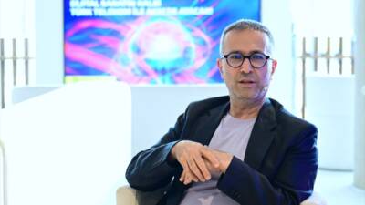 - YEE Başkanı Prof. Dr. Abdurrahman Aliy:
- "Dijital sanat, müdahale