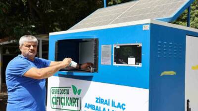 Antalya Büyükşehir Belediyesi’nin zirai ilaç ambalaj atıklarını azaltmak amacıyla başlattığı