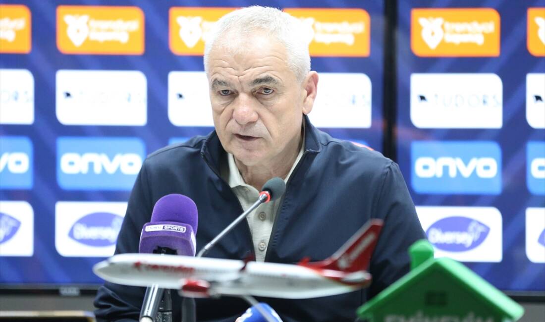 - Net Global Sivasspor Teknik Direktörü Rıza Çalımbay:
- "Sivasspor olarak
