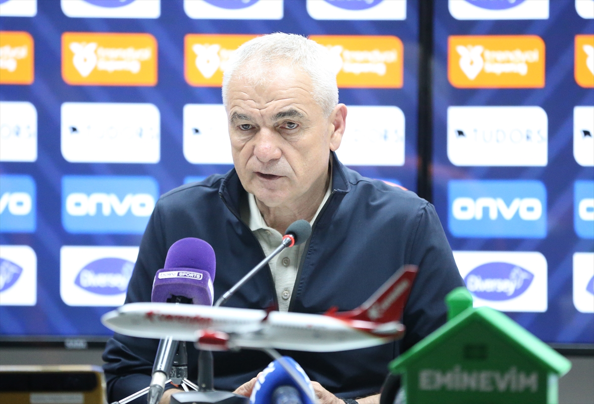 - Net Global Sivasspor Teknik Direktörü Rıza Çalımbay:
- "Sivasspor olarak