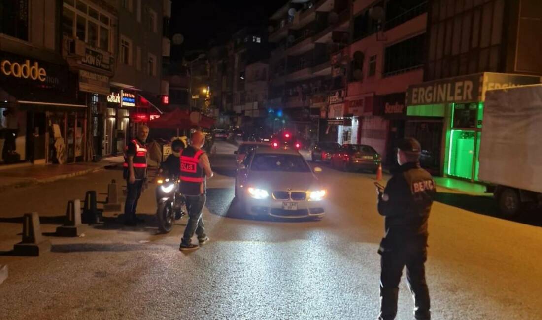 Zonguldak’ın Alaplı ilçesinde, abartı egzoz ve motosiklet denetiminde 17 sürücüye