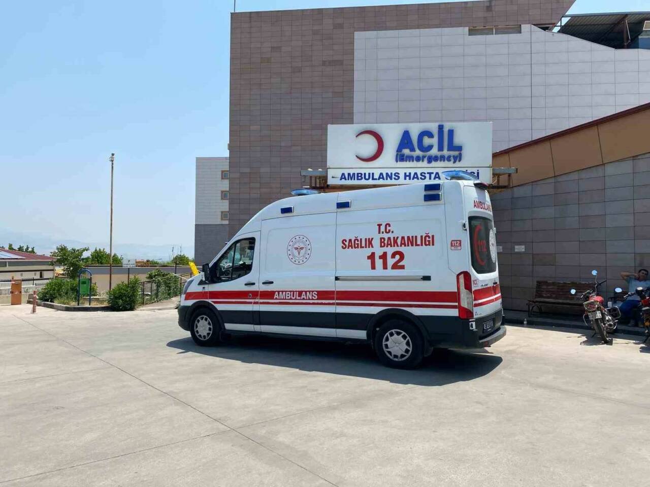 Manisa’nın Alaşehir ilçesinde çalıştığı inşaatın 5. katından düşen işçi hayatını