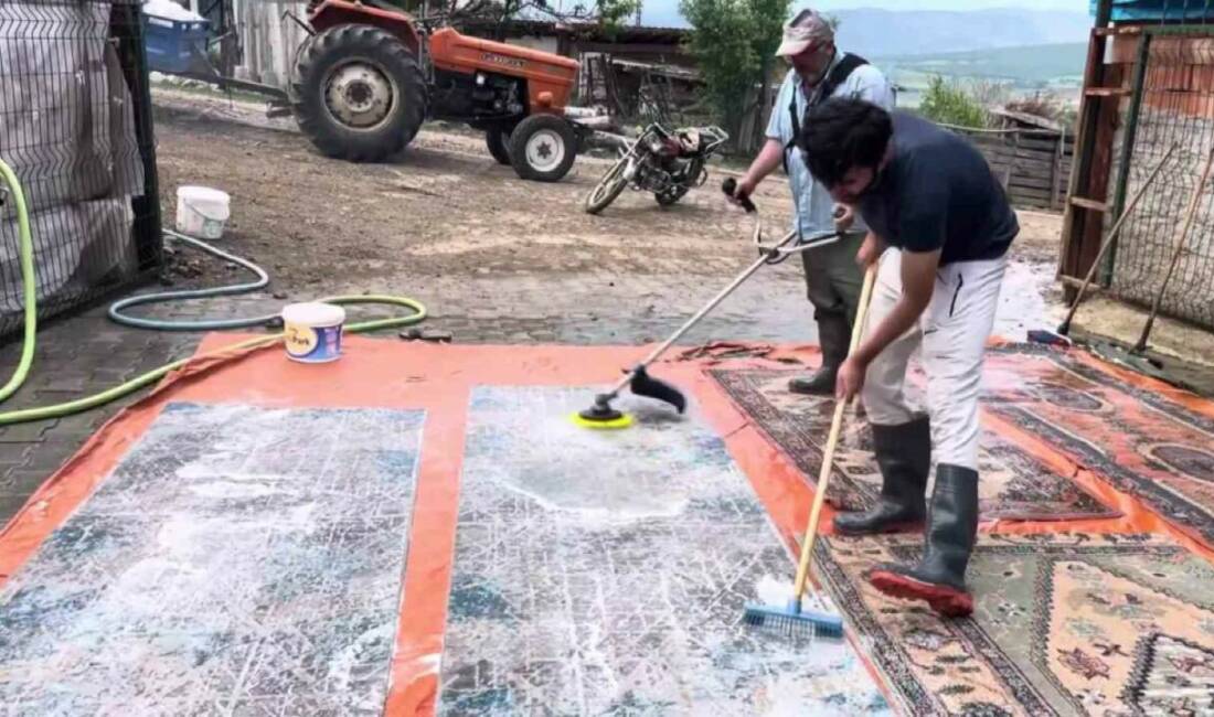 Amasya’nın Gümüşhacıköy ilçesinde yaşayan bir çiftçi, ot biçmek için kullanılan
