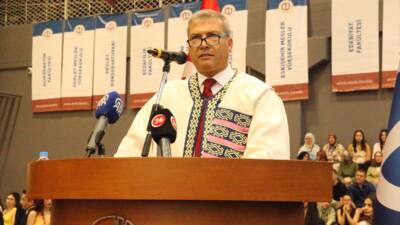 ESKİŞEHİR (AA) – Eskişehir’de, Anadolu Üniversitesi’nin bazı fakültelerinde eğitimlerini tamamlayan