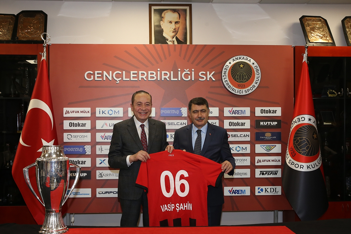 ANKARA (AA) – Ankara Valisi Vasip Şahin, Süper Lig’e yükselen