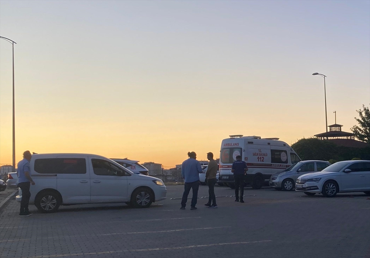 ANKARA (AA) – Ankara’nın Etimesgut ilçesinde bir evde buzdolabının buzluk