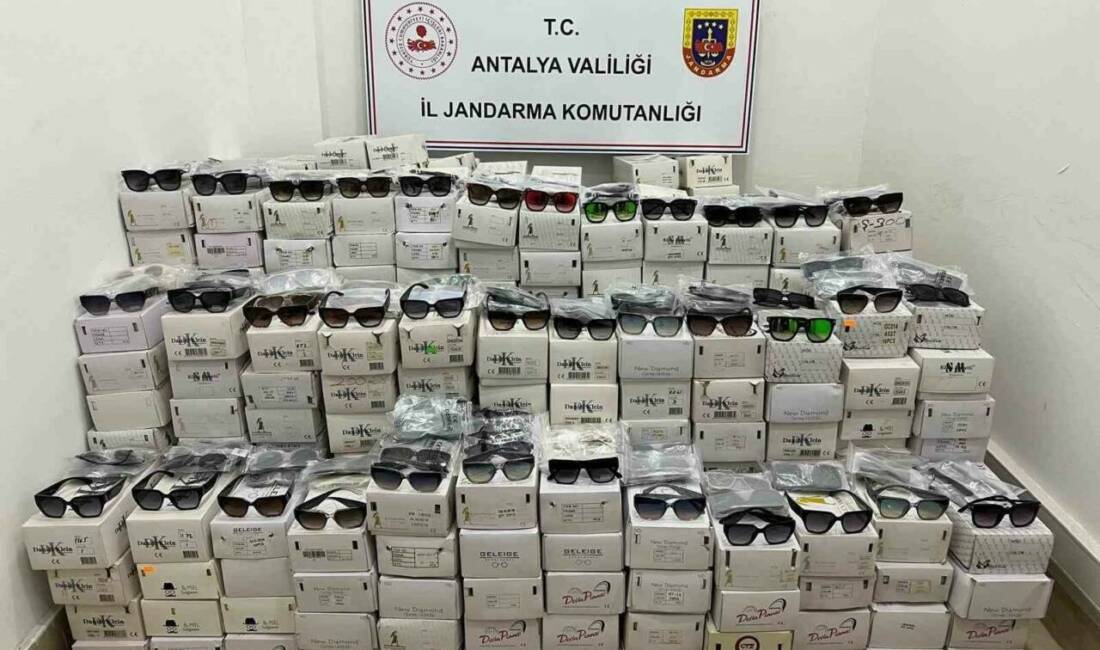 Antalya’da jandarma ekiplerinin düzenlediği operasyonda yurda kaçak yollarla getirildiği tespit