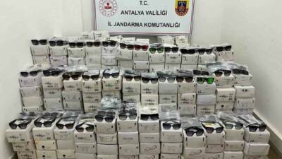 Antalya’da jandarma ekiplerinin düzenlediği operasyonda yurda kaçak yollarla getirildiği tespit