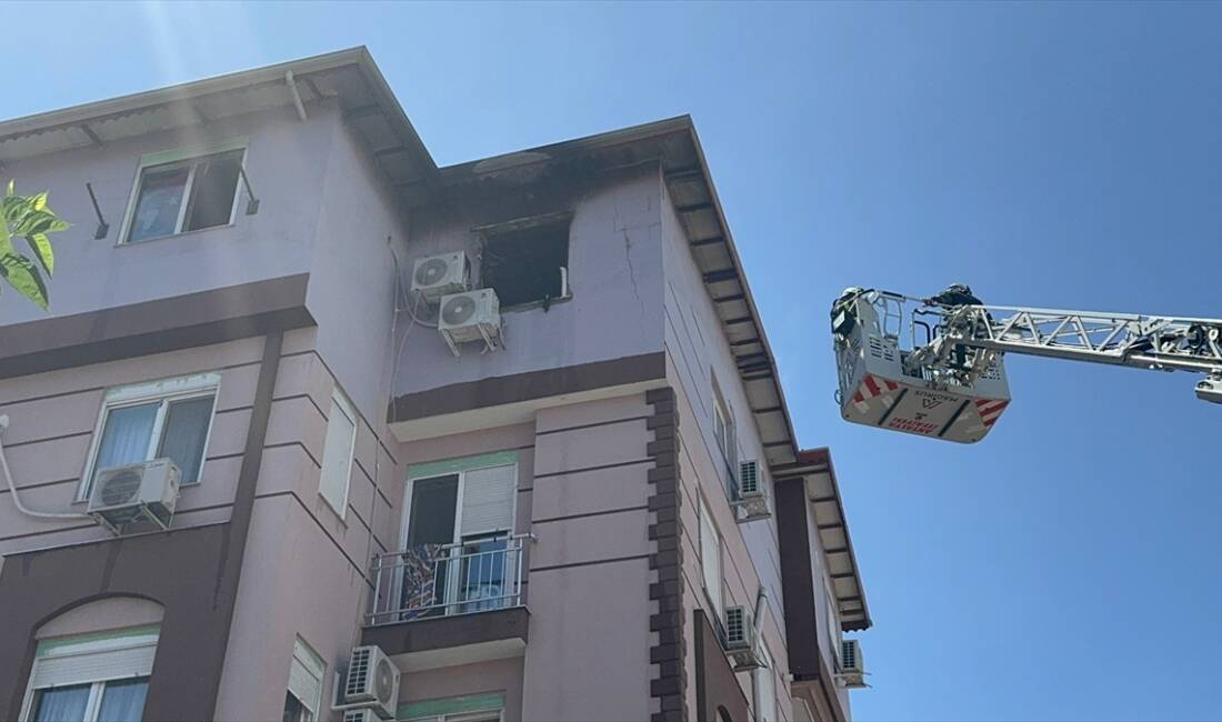 ANTALYA (AA) – Antalya’nın Kepez ilçesinde evde çıkan yangın söndürüldü.