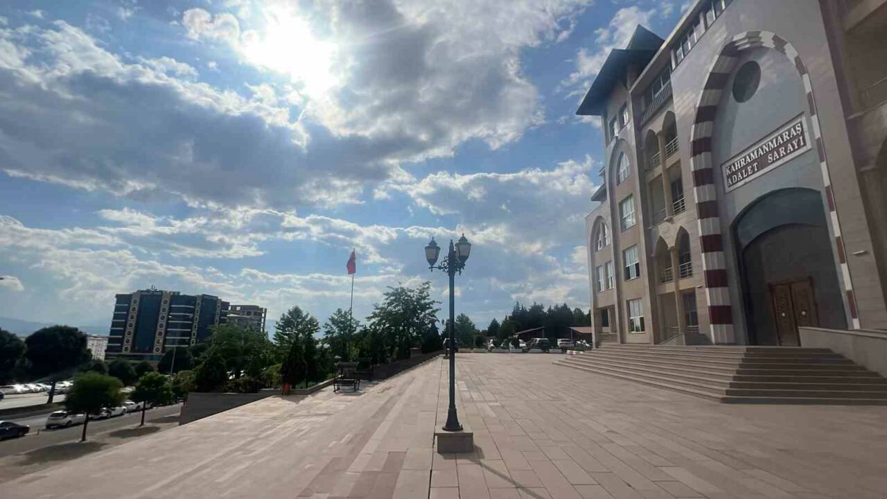 Kahramanmaraş’ta 6 Şubat depremlerinde yıkılan 2 bloklu Yağmur Apartmanı ile