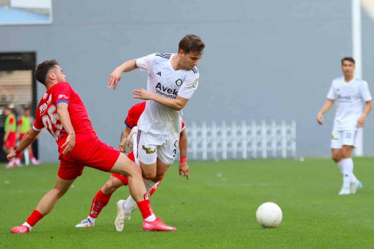 Altay’ın 22 yaşındaki orta saha oyuncusu Arda Gezer, resmi sosyal