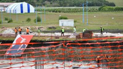 Ardahan Üniversitesi’nin yeni kütüphane binasının temeli, düzenlenen törenle atıldı. Törende