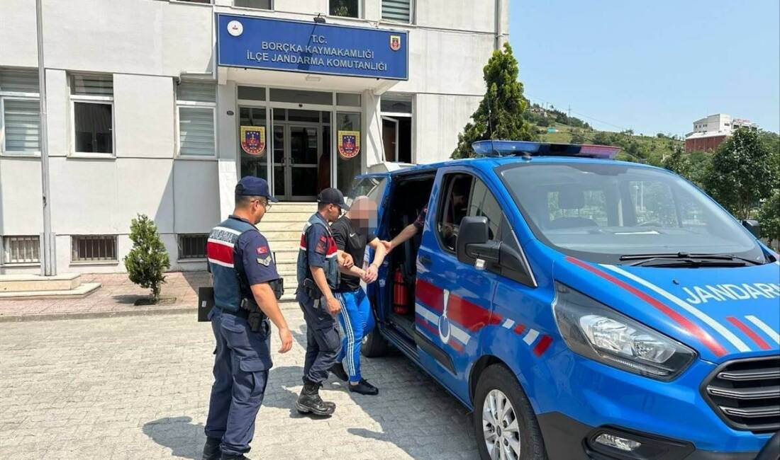 Artvin’in Borçka ilçesinde, hakkında 27 yıl kesinleşmiş hapis cezası bulunan