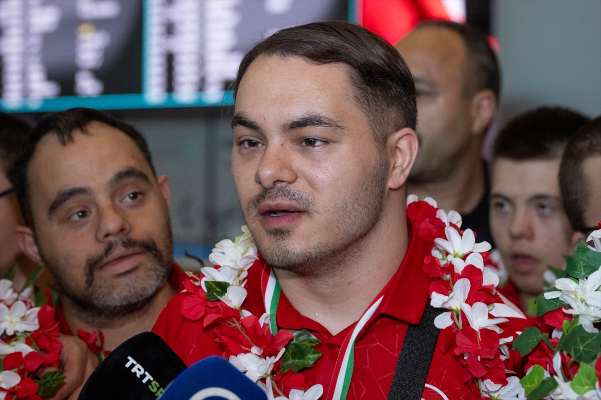 - Türkiye Özel Sporcular Spor Federasyonu Başkanı Birol Aydın:
- "Bu