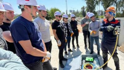 Aydın’da afetlere hazırlık kapsamında eğitim faaliyetleri hız kesmeden devam ediyor.