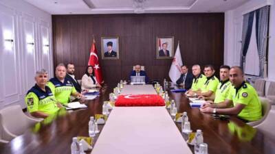 Aydın Valisi Yakup Canbolat başkanlığında, kent genelinde trafik güvenliğine yönelik
