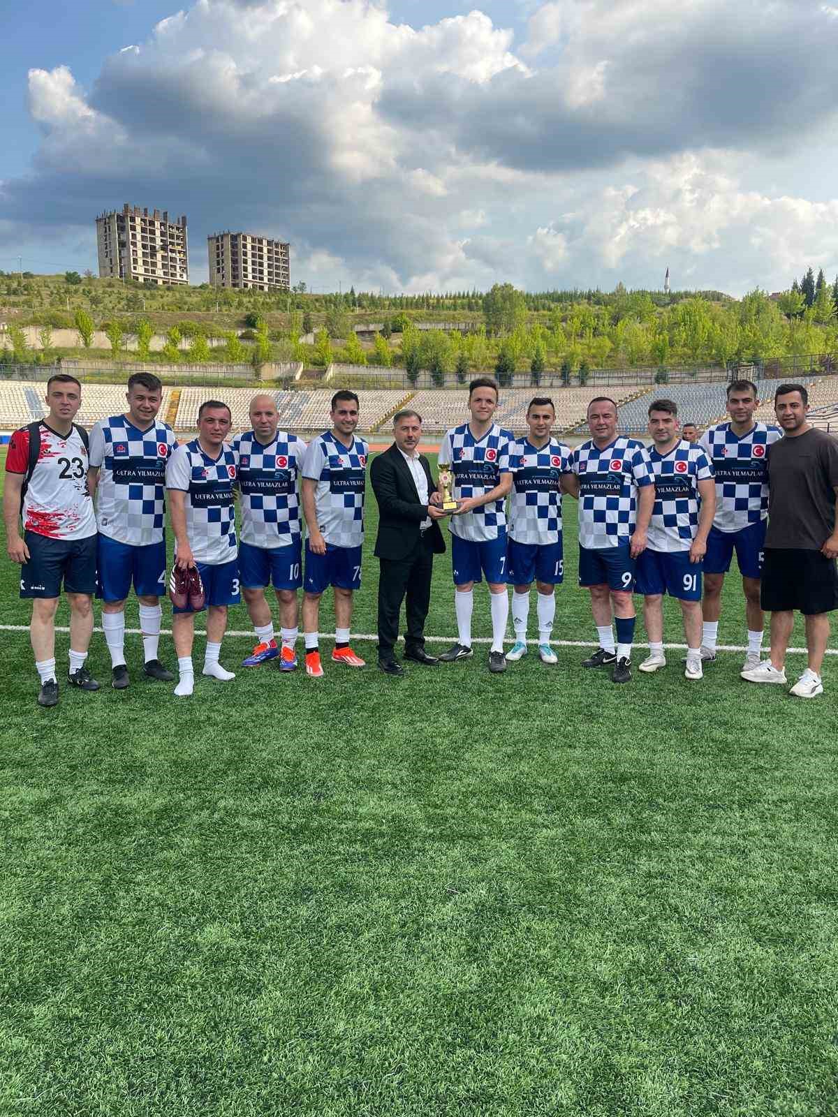 Karabük Adliyesi tarafından düzenlenen Bahar Futbol Turnuvasının şampiyonu Eskipazar Cezaevi